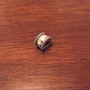 Two (2) Pandora Beveled Clips